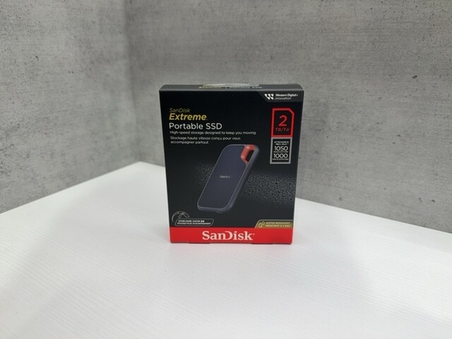2000 ГБ Внешний SSD SanDisk Extreme Portable [SDSSDE61-2T00-G25]