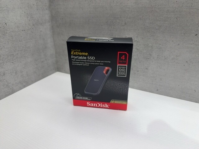 4096 ГБ Внешний SSD SanDisk Extreme Portable SSD V2 [SDSSDE61-4T00-G25]