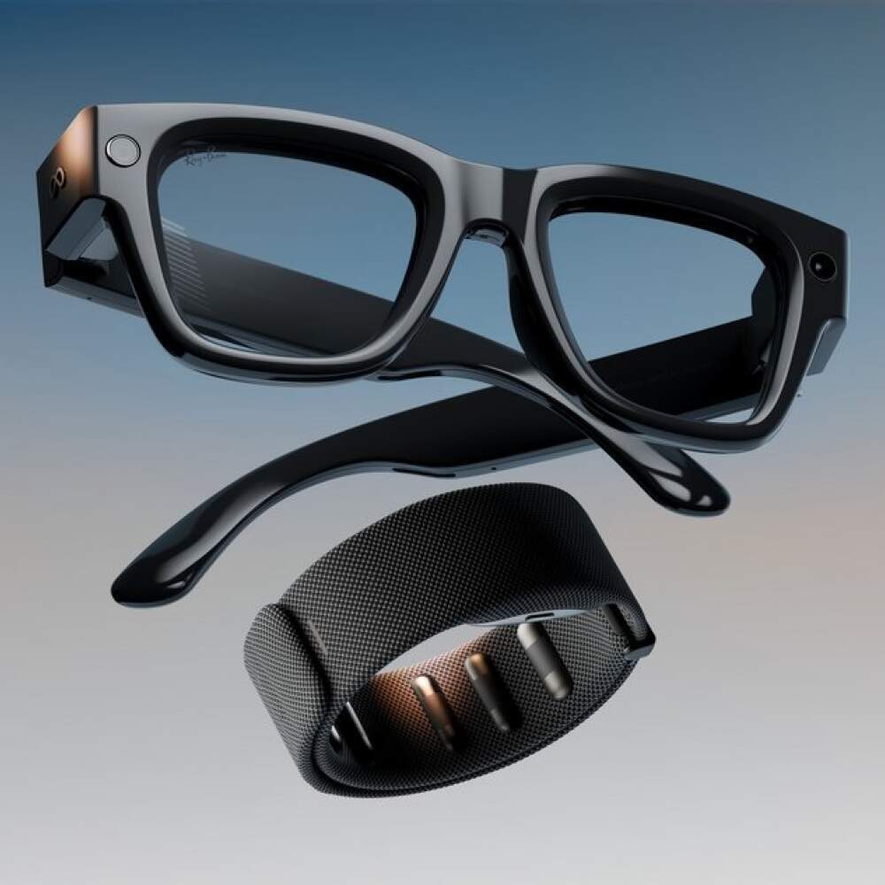 Умные очки Ray-Ban Meta Display (глянцевая чёрная оправа, линзы с автозатемнением, чёрный ремешок), размер S, размер ремешка 2