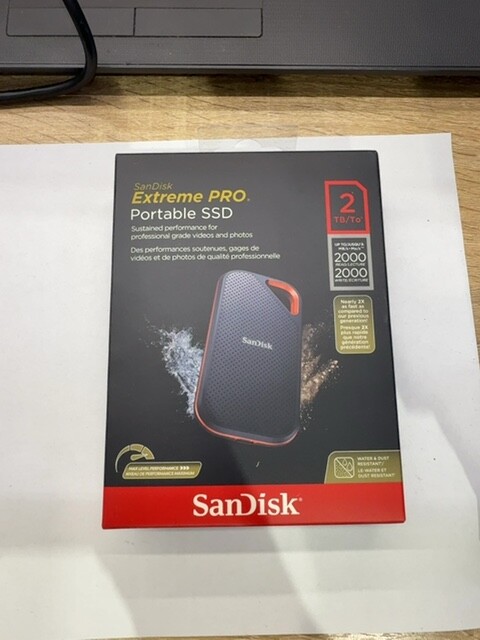 2000 ГБ Внешний SSD SanDisk Extreme PRO Portable [SDSSDE81-2T00-G25]
